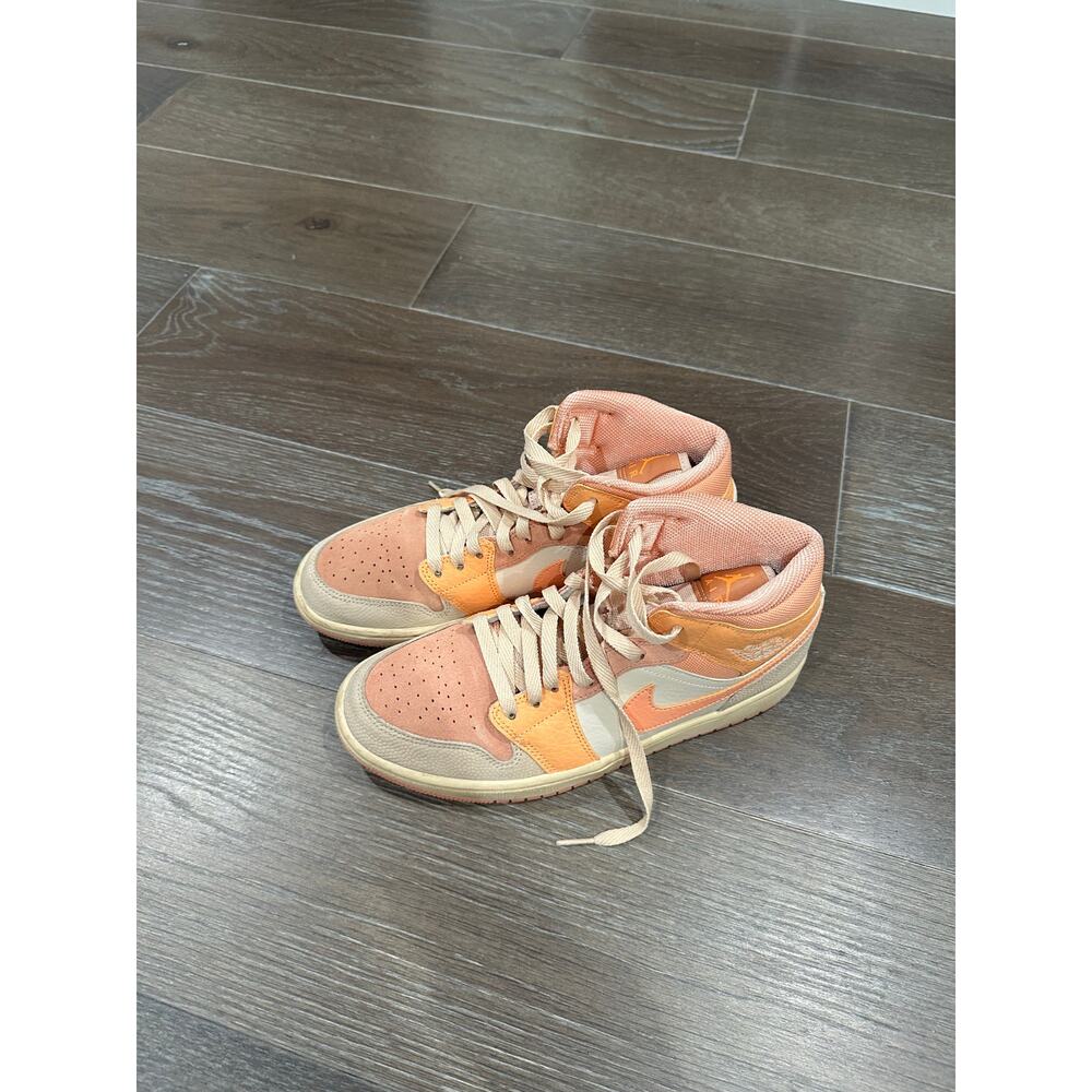 Women's Air Jordan 1 Wmns Mid 'Apricot
